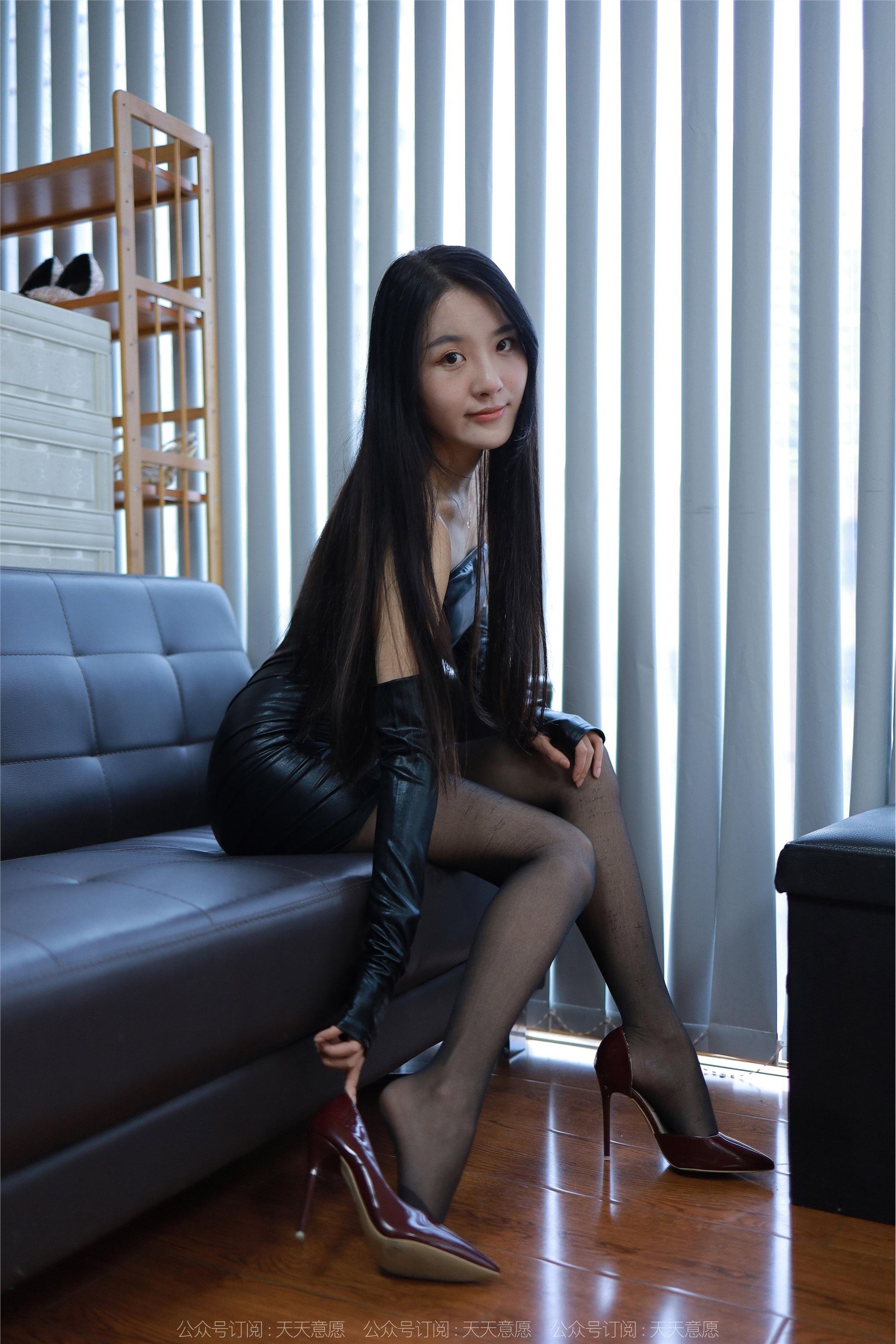 IESS异思趣向  2022.11.23 丝享家 1277 婉萍《包臀皮裙》